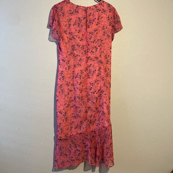 Elaine Midi Dress in Pink Baybreeze
MAJORELLE - Picture 8 of 8